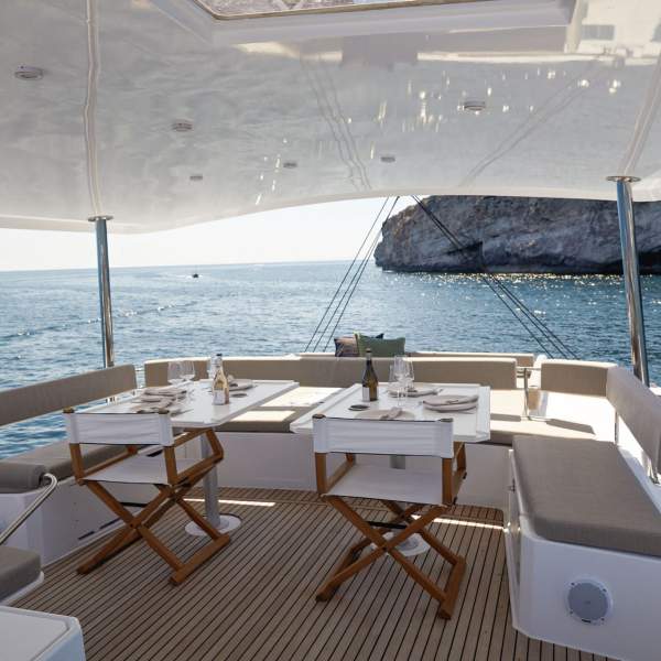 Partagez des repas conviviaux en bord de mer