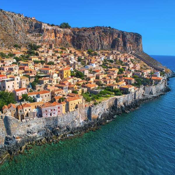 Monemvasia, une ville fortifiée perchée au-dessus de la mer