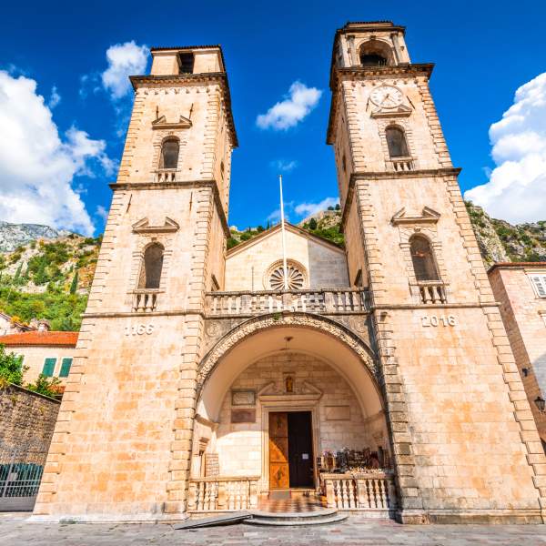 Kotor et sa belle cathédrale romane, Saint-Tryphon