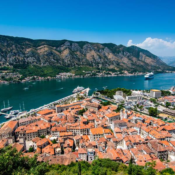Flânez au cœur de la vieille ville de Kotor
