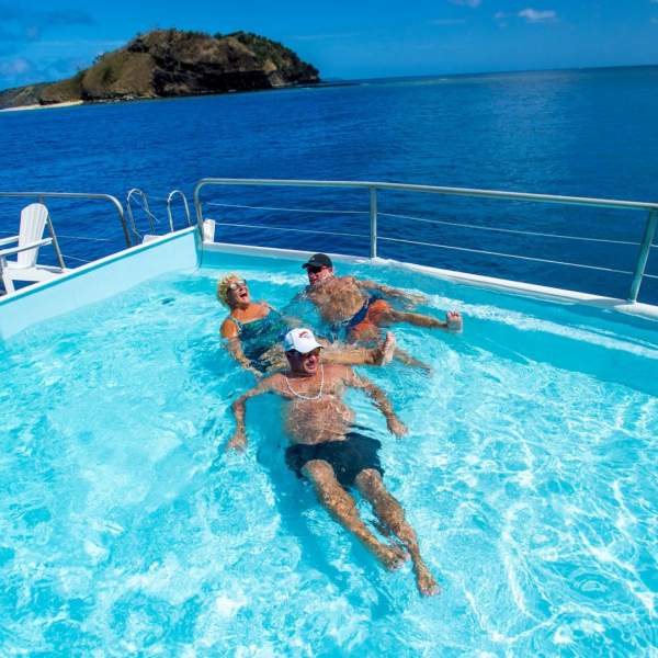 Une piscine idéale pour se rafraîchir et profiter du paysage
