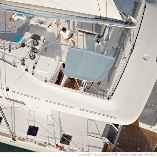 Flybridge fonctionnel qui sait recevoir
