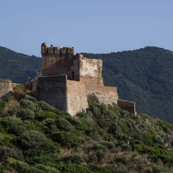 Visitez Girolata et sa forteresse du XIIIe siècle