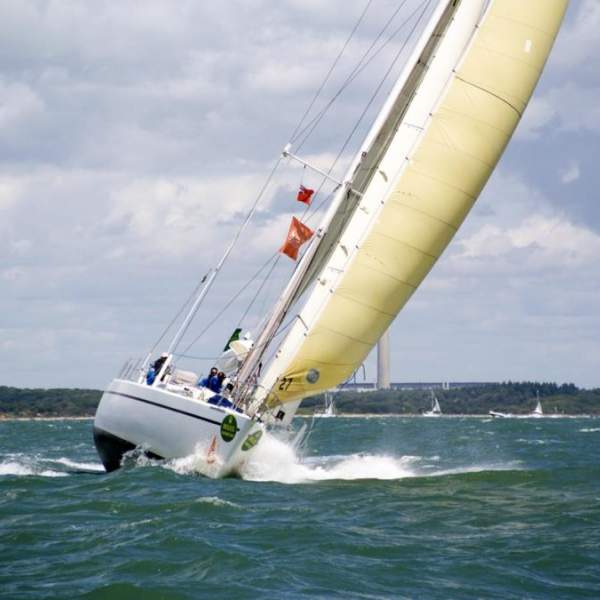 Un monocoque de course-croisière adapté à l'apprentissage
