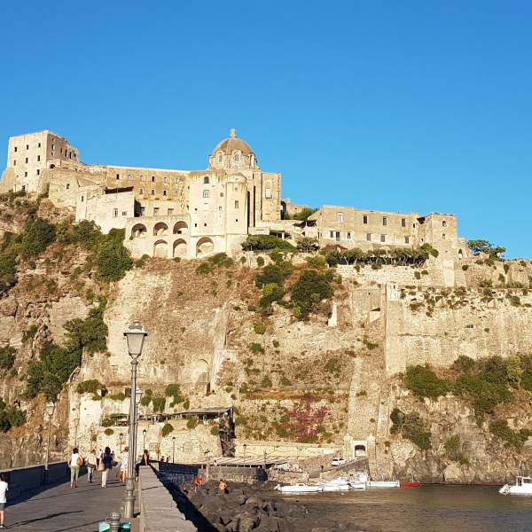 Visitez le château médiéval Aragonais