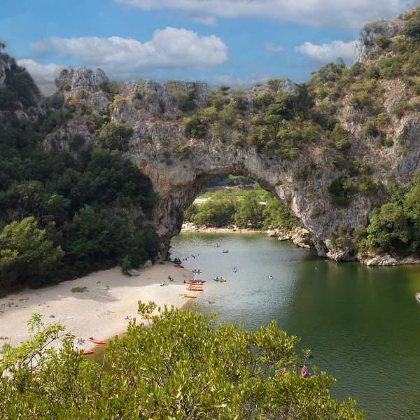 Les gorges de l'Ardèche et son incontournable Pont d'arc
