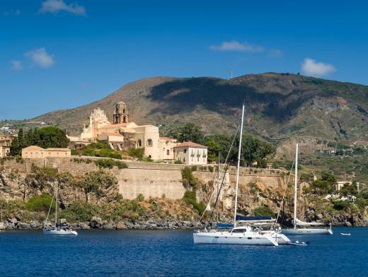 Les îles Eoliennes en catamaran