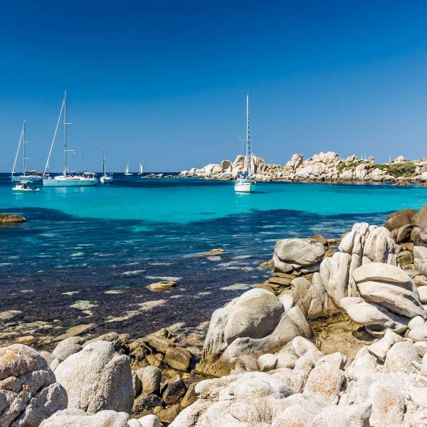 Découvrez les magnifiques îles Lavezzi