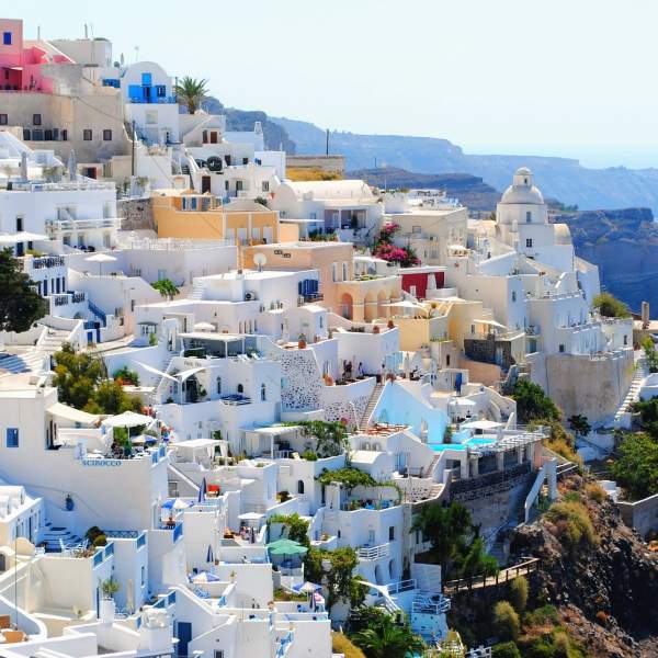 Déambulez dans les rues de Santorin