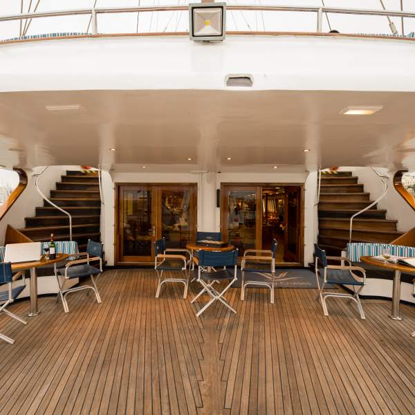 Un bateau confortable et agréable en mer