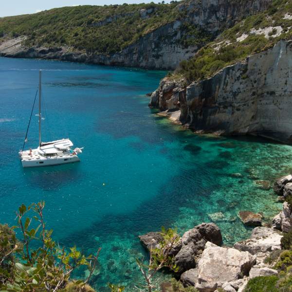 Mouillez dans la calanque de Port-Miou