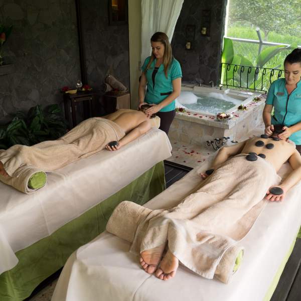 Envie d'un moment de détente à l'Arenal Springs ?