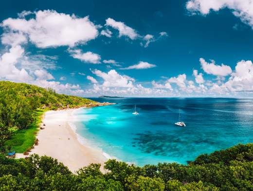 Mahé, Praslin et la Digue par la mer