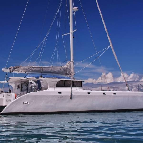 Longez la côte de Madagascar à la voile !