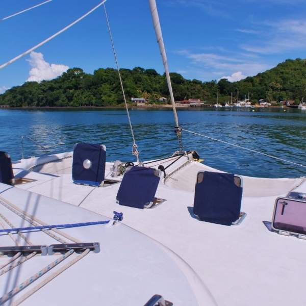Profitez de la navigation pour prendre un bain de soleil