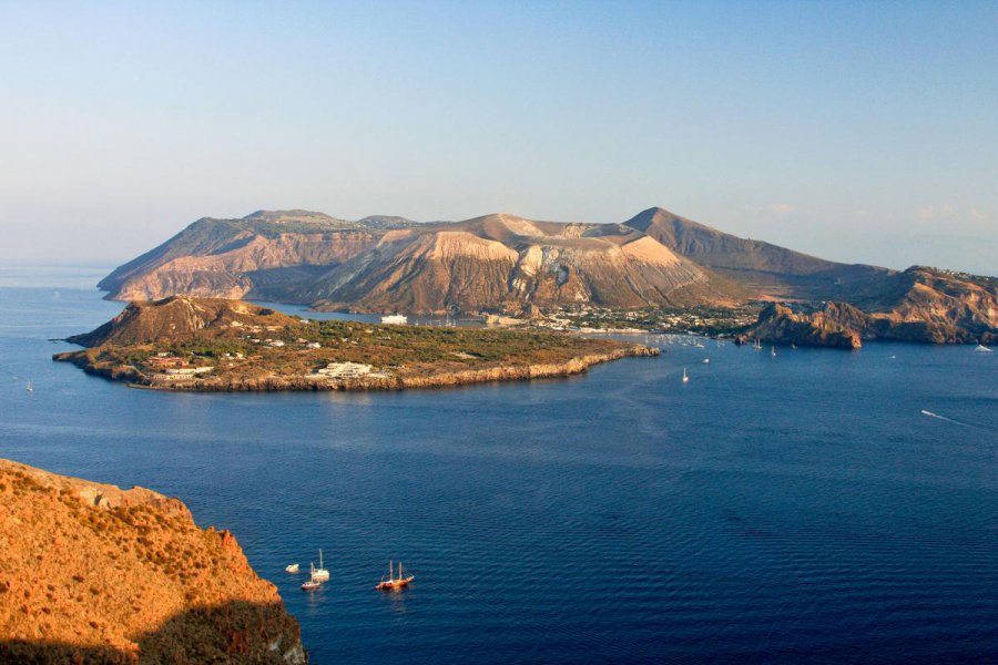de Portorosa à Vulcano (20 milles)