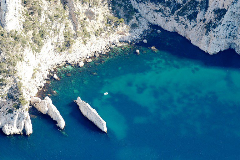 Calanque du Devenson, Calanque de l'OEil de Verre, rocher de La Pierre Tombée